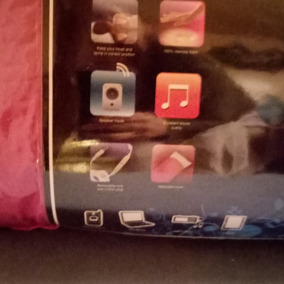 SALE 🎄 NWT Dreamy Tunes Memory Foam Pillow With  Speaker  Gift - Picture 4 of 5